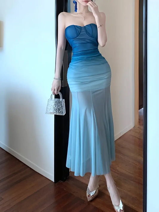 Summer Women'S Sexy Gradient Blue Off-Shoulder Bodycon Dress with Built-In Bra - Long Sleeveless Mermaid Beach Vacation Dress, High-Waisted X-Line Silhouette & Ruched Detailing for Resort Wear, Evening Wear, Offshoulder Fashion, Satinlike Fabric