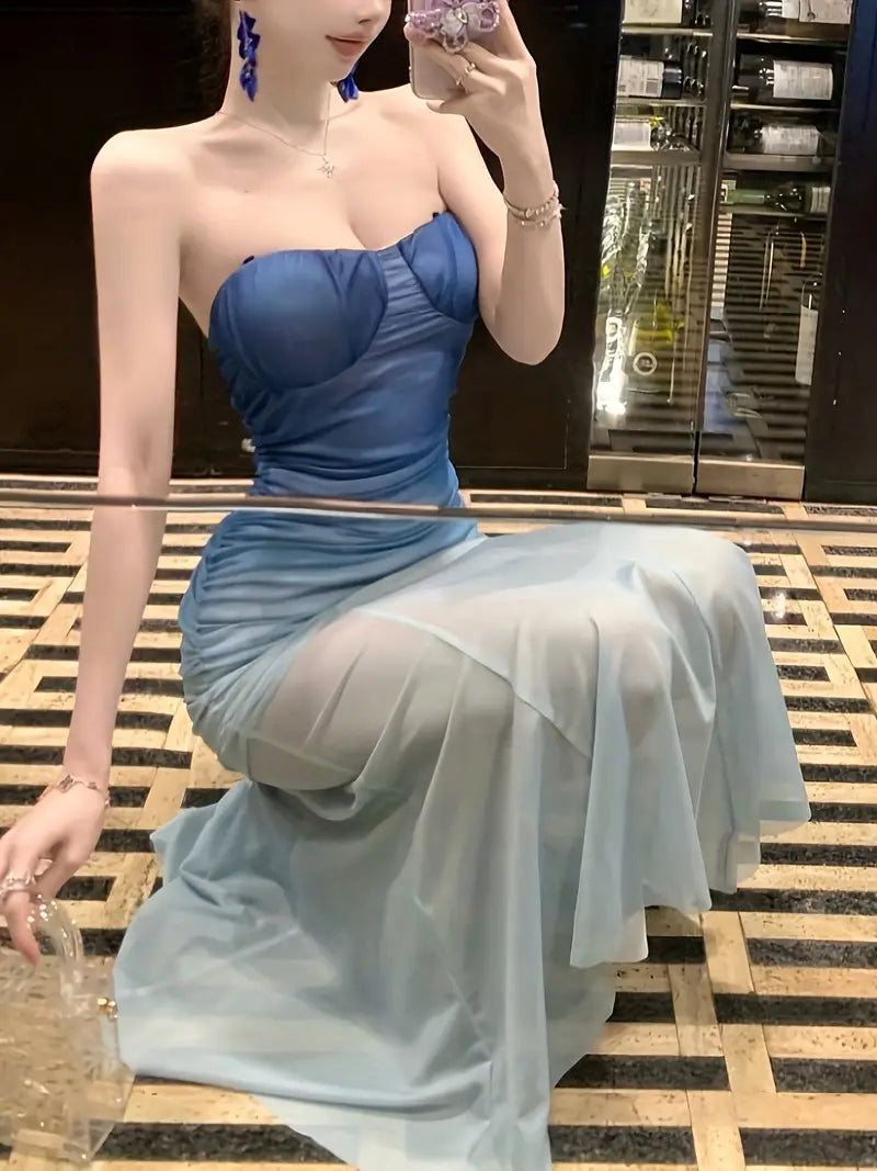Summer Women'S Sexy Gradient Blue Off-Shoulder Bodycon Dress with Built-In Bra - Long Sleeveless Mermaid Beach Vacation Dress, High-Waisted X-Line Silhouette & Ruched Detailing for Resort Wear, Evening Wear, Offshoulder Fashion, Satinlike Fabric