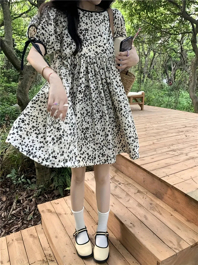 Women'S Summer Floral Dress with Lace-Up Detail - Casual Loose Fit, Round Neck, Short Sleeves, White with Black Floral Print, Perfect for Outdoor & Beachwear, Beach Dresses
