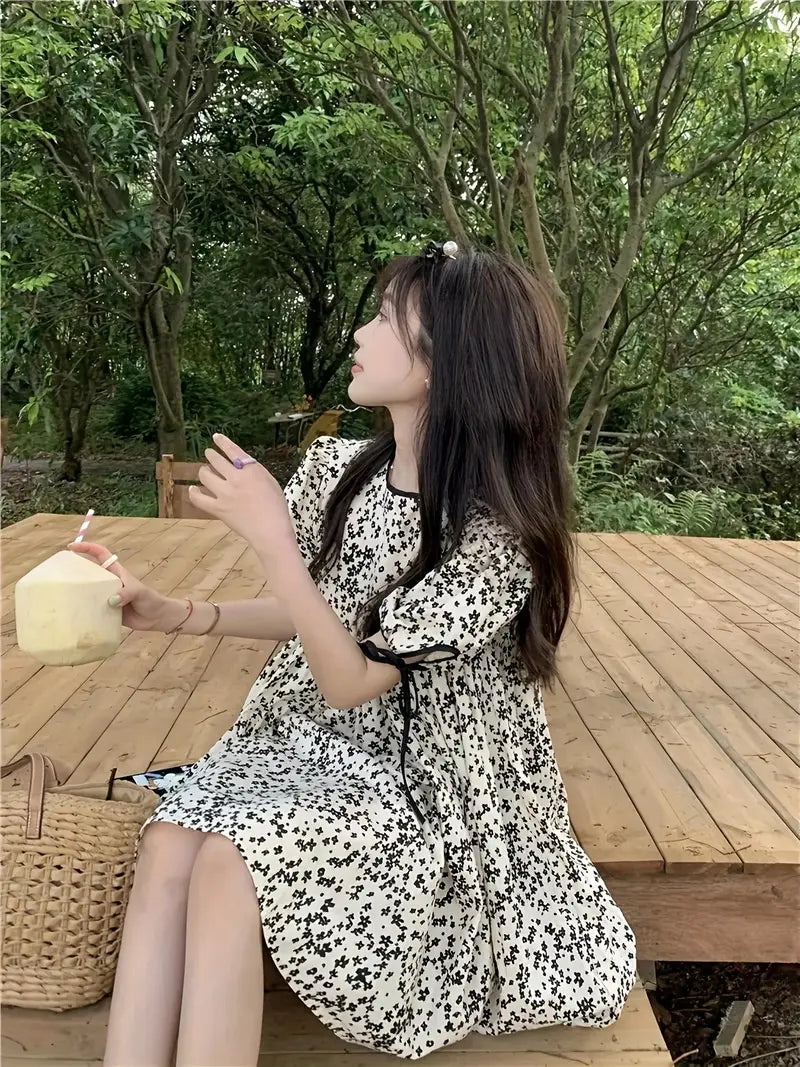 Women'S Summer Floral Dress with Lace-Up Detail - Casual Loose Fit, Round Neck, Short Sleeves, White with Black Floral Print, Perfect for Outdoor & Beachwear, Beach Dresses