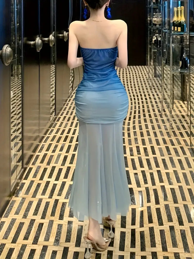 Summer Women'S Sexy Gradient Blue Off-Shoulder Bodycon Dress with Built-In Bra - Long Sleeveless Mermaid Beach Vacation Dress, High-Waisted X-Line Silhouette & Ruched Detailing for Resort Wear, Evening Wear, Offshoulder Fashion, Satinlike Fabric